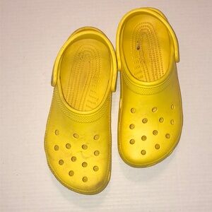 CROCS bright Yellow, sz Men’s 8/Wms 10